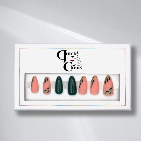 Wintergreen and cream Press-On Nails Floral Design - Picture 2 of 3